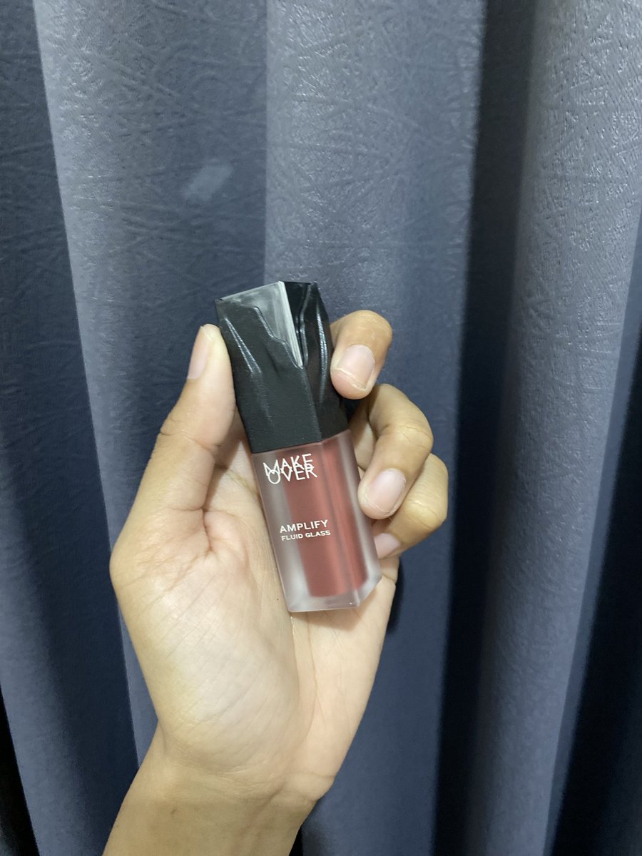 mxtchxlov's tweet photo. ⚠️PRELOVED ⚠️ MAKE OVER Amplify Fluid Glass Lip Gloss 

Shade : taste
Only 80k

Baru 1x pake dan 1 kali swatch buat di foto. 
Co via shopee lebih murah https://t.co/5eFXOVoDRp

#makeover #lipgloss #preloved #prelovedmakeup #makeup #lipproduct https://t.co/agzCThi4Xp