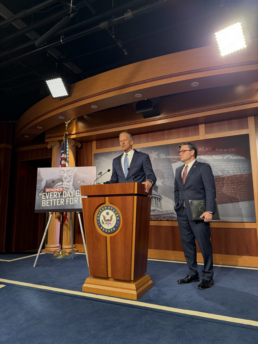 AndrewDesiderio's tweet image. “The 60-vote threshold has protected this country,” Thune says when asked if R’s should nuke the filibuster to reopen the government. 

“It gives the minority a say… The founders created the Senate that way for a reason.”