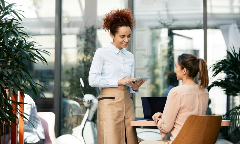 1HotelNews's tweet image. From Joint Employers to Oyster Shuckers: DOL Issues Opinion Letters on Hospitality Sector Wage Issues: Is an oyster shucker who works in the “front of the house” allowed to share in the tip pool? Are a hotel… hotelnewsresource.com/article138437.… #Hospitality #LaborRights #WageIssues