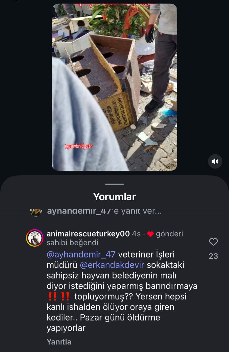 📍 Esenyurt Belediyesi bugün kedi evlerini yıkmış!
Belediyeler suç işlemeye devam ediyor…

🚫 Başkasının malına zarar vermek
🚫 5199 sayılı Hayvan Hakları Kanunu’nu ihlal etmek
ve son olarak vatandaşlara çemkirmek.

Veteriner İşleri Müdürü belli ki liyakatsiz, hatta muhtemelen