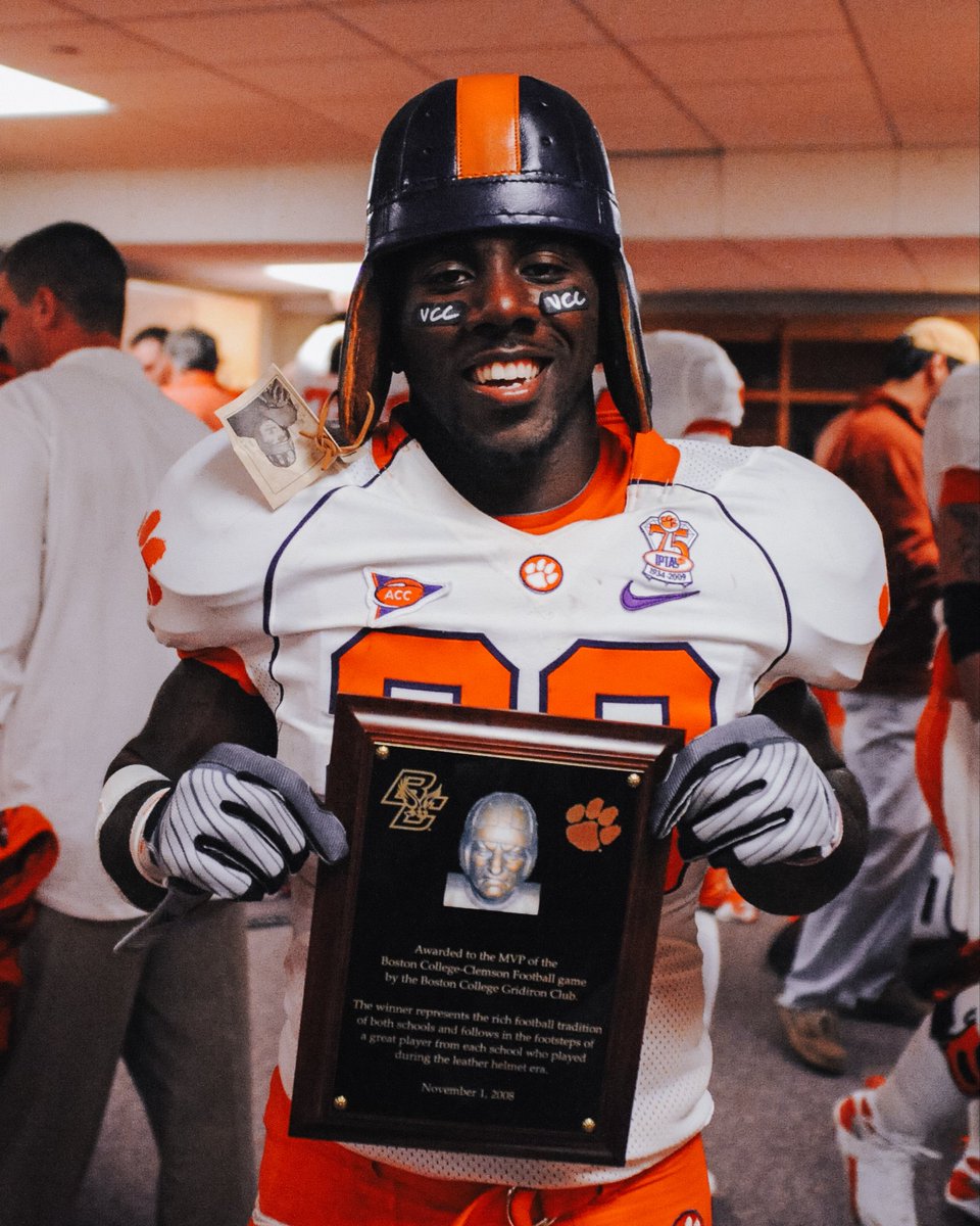 ClemsonTigers's tweet image. Tomorrow night, the O’Rourke-McFadden Trophy is back up for grabs 🏈🏆

@ClemsonFB || @ACCFootball