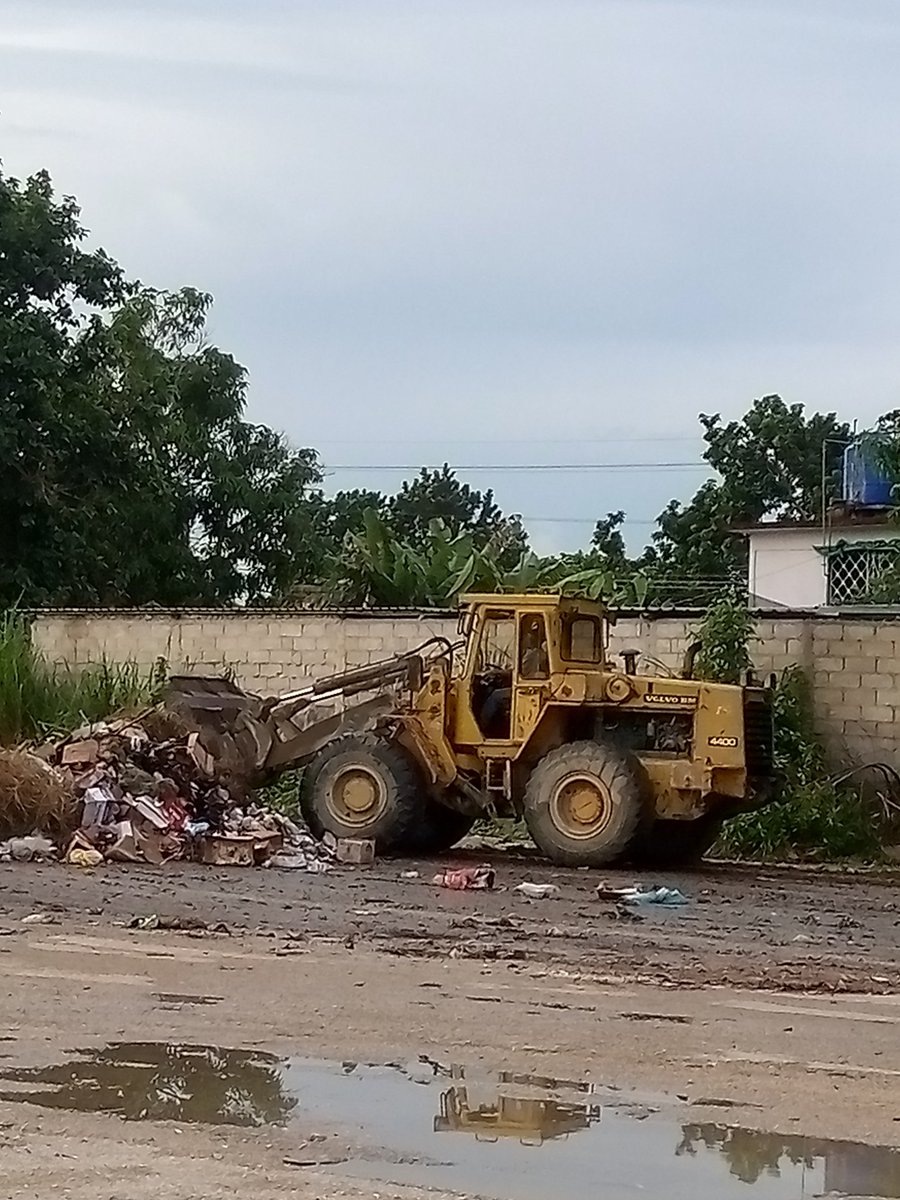 María Elena Rodríguez Pérez (@marielenamay) on Twitter photo Entre todos podemos 🇨🇺 #SanJoseDeLasLajas capital de #Mayabeque mantener la ciudad limpia. #JuntosPorMayabeque <a href="/DiazCanelB/">Miguel Díaz-Canel Bermúdez</a> <a href="/DrRobertoMOjeda/">Dr. Roberto Morales Ojeda</a> <a href="/ManuelAgui21532/">Manuel Aguiar Lamas</a> <a href="/edelso_ramos/">Edelso Ramos Linares</a> Entre todos podemos 🇨🇺 #SanJoseDeLasLajas capital de #Mayabeque mantener la ciudad limpia. #JuntosPorMayabeque <a href="/DiazCanelB/">Miguel Díaz-Canel Bermúdez</a> <a href="/DrRobertoMOjeda/">Dr. Roberto Morales Ojeda</a> <a href="/ManuelAgui21532/">Manuel Aguiar Lamas</a> <a href="/edelso_ramos/">Edelso Ramos Linares</a>