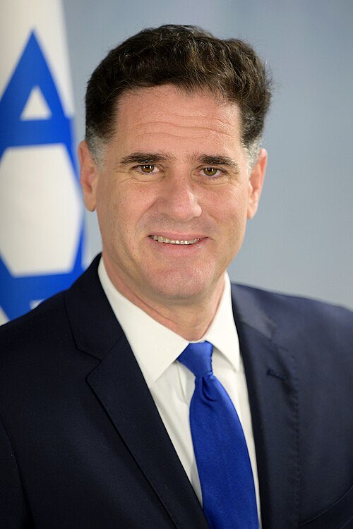 BrunellaCapitan's tweet photo. Meet #RonDermer and why is ignored from everyone 🤫
⚠️Netanyahu's closest adviser and strategic consultant. Originally American, later became an Israhell citizen.
Son of a …prominent Miami Beach political family! A key figure in maintaining and strengthening USA-Israel relationship during the Obama and Trump administrations (Democrats&Republicans)
He arranged Netanyahu’s controversial 2015 address to #USA Congress, opposing the Iran nuclear deal.
Closest Adviser of Netanyahu:
Dermer as Netanyahu’s confidant and strategist, deeply involved in policy, public relations, and any USA Israel coordination.
Since 2022 Minister of Strategic Affairs in Netanyahu’s government, influencing over Israel’s diplomacy, international image, and coordination with Washington and all the Gulf states‼️
Strongly right-wing, staunchly pro-Israel, and against Palestinian state
Often called “Bibi’s man in Washington” has deep connections with American conservative circles, especially the Republican Party and all pro-Israel think tanks. Plays a key role in shaping Israel’s foreign policy narrative in #Washington and the Media, particularly regarding #Iran, normalization with Arab states, and managing USA bipartisan relations.‼️‼️‼️ JIMSA- His influence on Israel’s foreign and intelligence coordination Mossad/CIA (USA, Gulf, Iran, cognitive diplomacy, etc.). Israhell relations (2013–2021) his coordination with Trump/#Kushner, the #Abraham Accords, and manipulation of Washington’s political landscape.