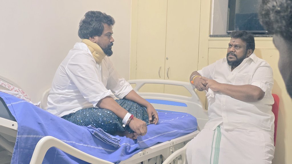 kcthirumaran's tweet image. சென்னை சென்ட் தாமஸ் மருத்துவமனையில் சிகிச்சை பெற்று வரும் சென்னை உயர்நீதிமன்ற வழக்கறிஞர் அருமை தம்பி ராஜீவ் காந்தி அவர்களை நேரில் சந்தித்து என்ன நடந்தது என்று கேட்டறிந்தேன் தமிழ்நாட்டுக்கு நான் சொல்ல விரும்புவது ஒன்றுதான் வீசிக்கா என்ற ஒரு தீய சக்தி இந்த நாட்டில் வேறும் வேரடி…