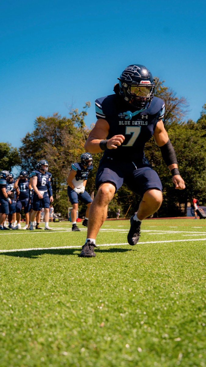 harrykull28's tweet image. Weeks (0-5) against

The Hun School
Roman Catholic
The Lawrenceville school
Abraham Lincoln
Central

hudl.com/v/2Skgc7

ILB 6’0 220 lbs
@CoachJoeRozell @PRZVicCastillo