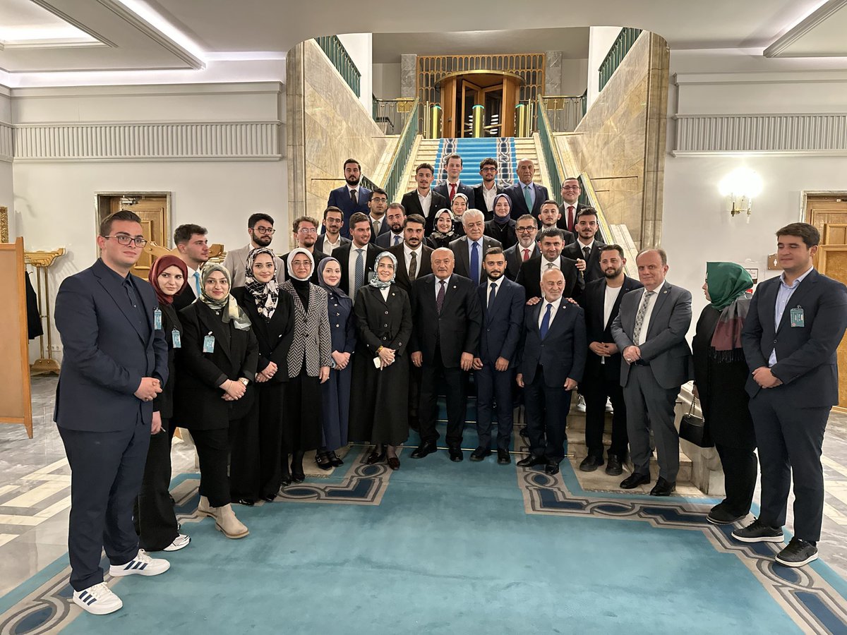 📍Türkiye Büyük Millet Meclisi

Üniversite Başkanlarımız ile birlikte Gazi Meclisimizi ziyaret ettik. 🇹🇷

İstanbul Milletvekilimiz <a href="/busrapaker/">Büşra Paker 🇹🇷</a> vekilimizin ev sahipliğinde,
AK Parti Grubumuzdan kıymetli Milletvekillerimizle bir araya gelerek gençliğin fikirlerini, hedeflerini ve