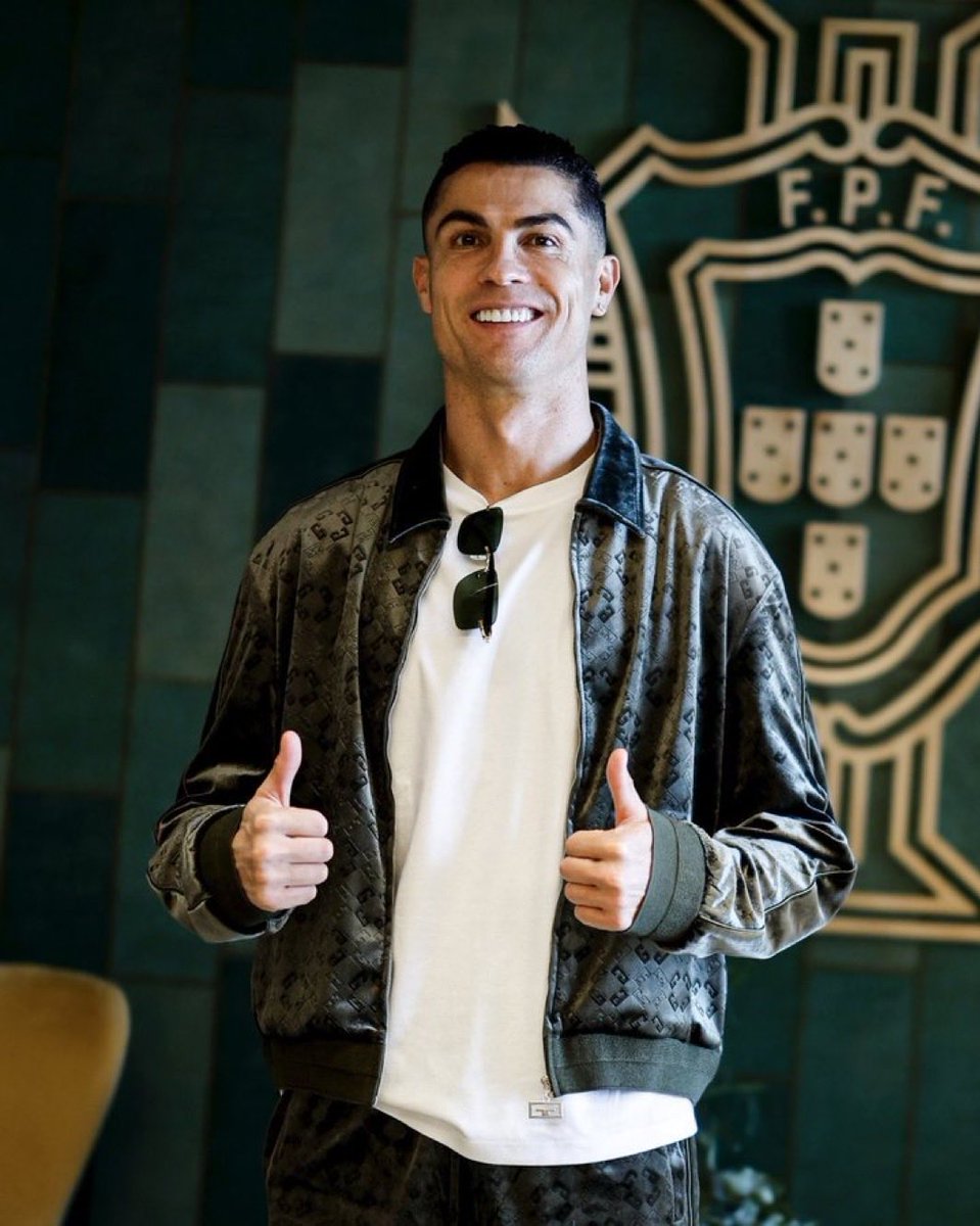 aass1000873's tweet image. الوضع فخم من العيار الثقيل 😌❤️‍🔥🔥🤙#تسجيل_دخول #CR7𓃵 #Goat