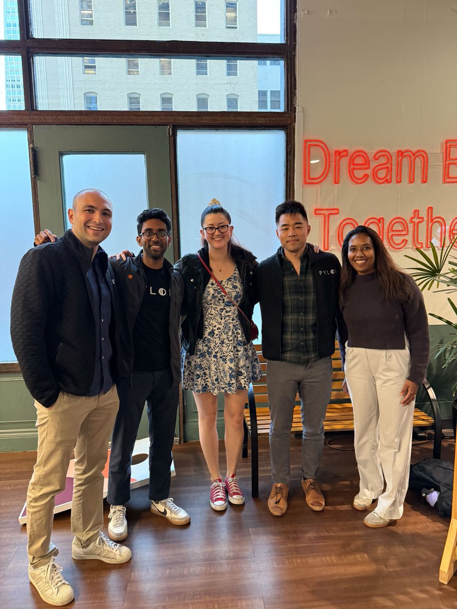 How do we know we're building a product people actually need?

It's not just looking at usage data and metrics 🧵