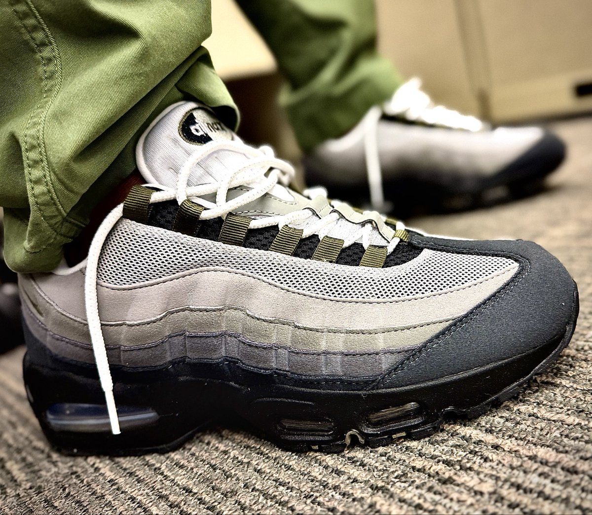 Swooshasarus's tweet image. #KOTD #FireFriday 

Nike Air Max 95 “Olive”
