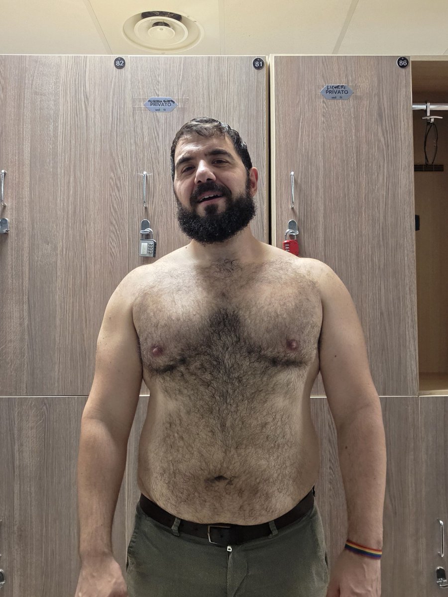 Thursday energy is all about the weekend. Fan site update drops this weekend—link in bio. #BearSex #GayGym #WeekendReady #ItalianBearPorn