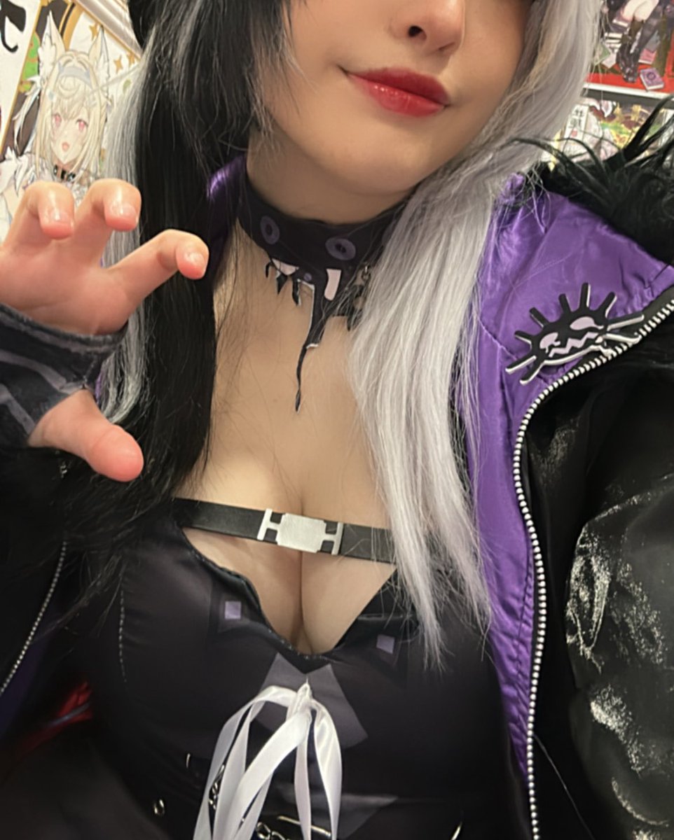 iamhecate_'s tweet image. you think it’d work at the library? 👁️‍🗨️