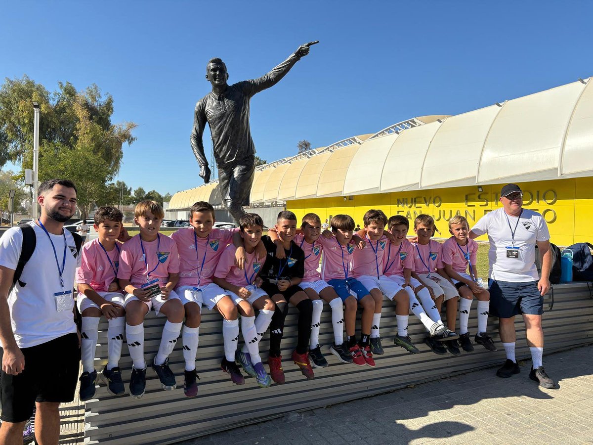 🔵BENJAMIN A⚪️

Nueva edición de la @reyes_cup y nuestro primer equipo benjamin ya está preparado.

¡A por el torneo ! 💙🤍