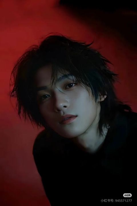 ZiYu660896's tweet photo. Who do i have to sacrifice to see ziyu in long hair😩😩
#ZiYu https://t.co/o15XouPvb0