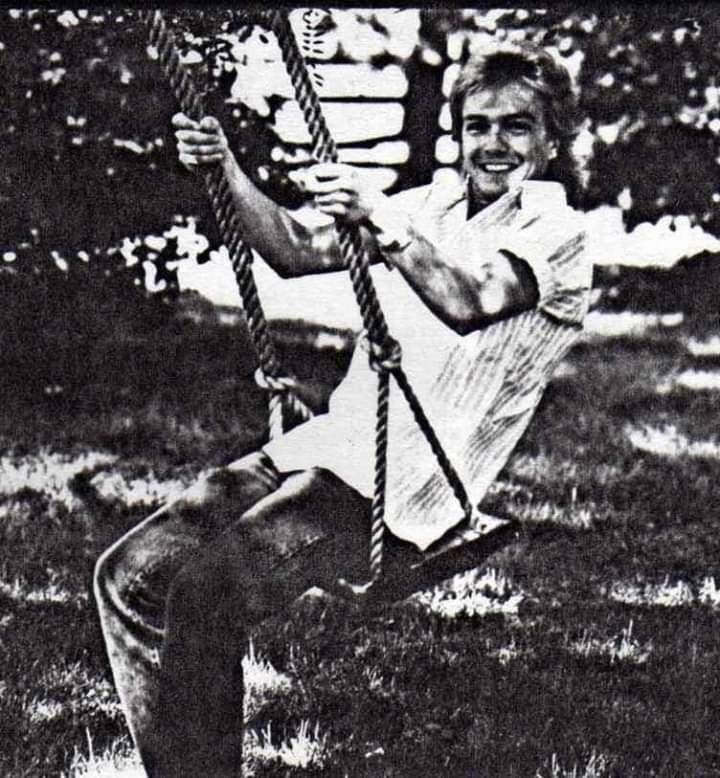 jessbythebsb's tweet photo. Swinging into the weekend with David. π€π©·π©·π©·π©· #DavidCassidy #adorable #needapush? https://t.co/ZvbpDmIjVY