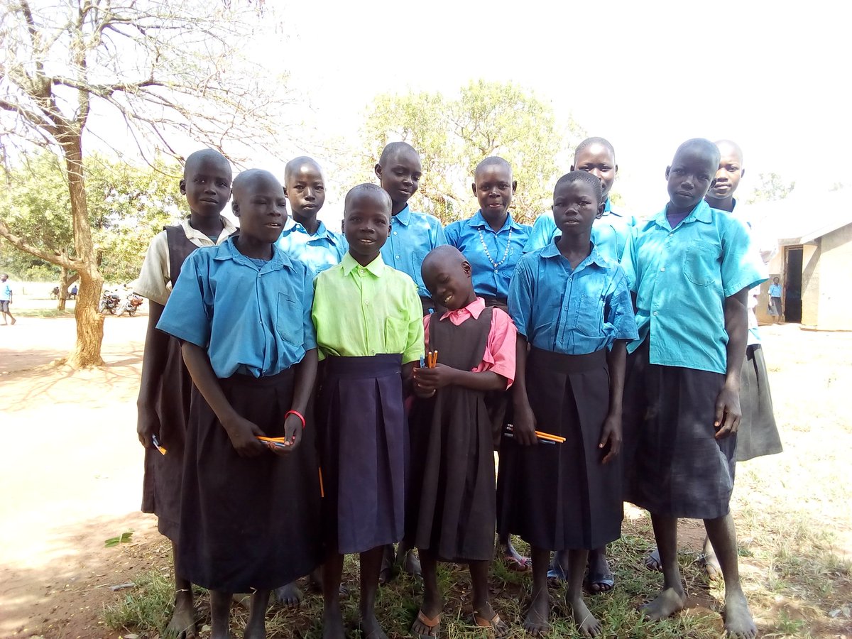 eronetug's tweet photo. This #IDG2025 @eronetug celebrates girls’ power &amp; leadership in rural Uganda.
Your gift keeps them learning:
🎒$40 school kit
💜$120 menstrual health
💻$450 laptop
🔆$30–$100 solar kit

💫Donate: https://t.co/eOfrdSRxoV
#EmpowerHer #GirlsEducation #ERONetUganda https://t.co/dcUtv7Ov1D