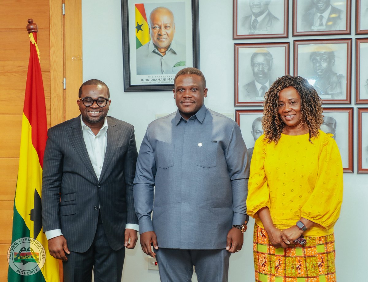 NCAGhana's tweet photo. NEW NCA BOARD OF DIRECTORS INAUGURATED

The Minister for Communication, Digital Technology and Innovations, Hon. Samuel Nartey George, has inaugurated the newly-constituted Board of the NCA at a brief ceremony held at the Ministry in Accra.

Read more : https://t.co/dwjHFTrHss https://t.co/AP4mzvnHhz