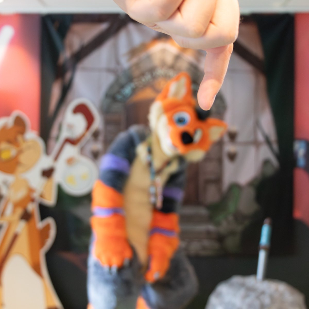 Blablabla Fursuit Fiday !
(en plus je suis flou)
#FursuitFriday #furry