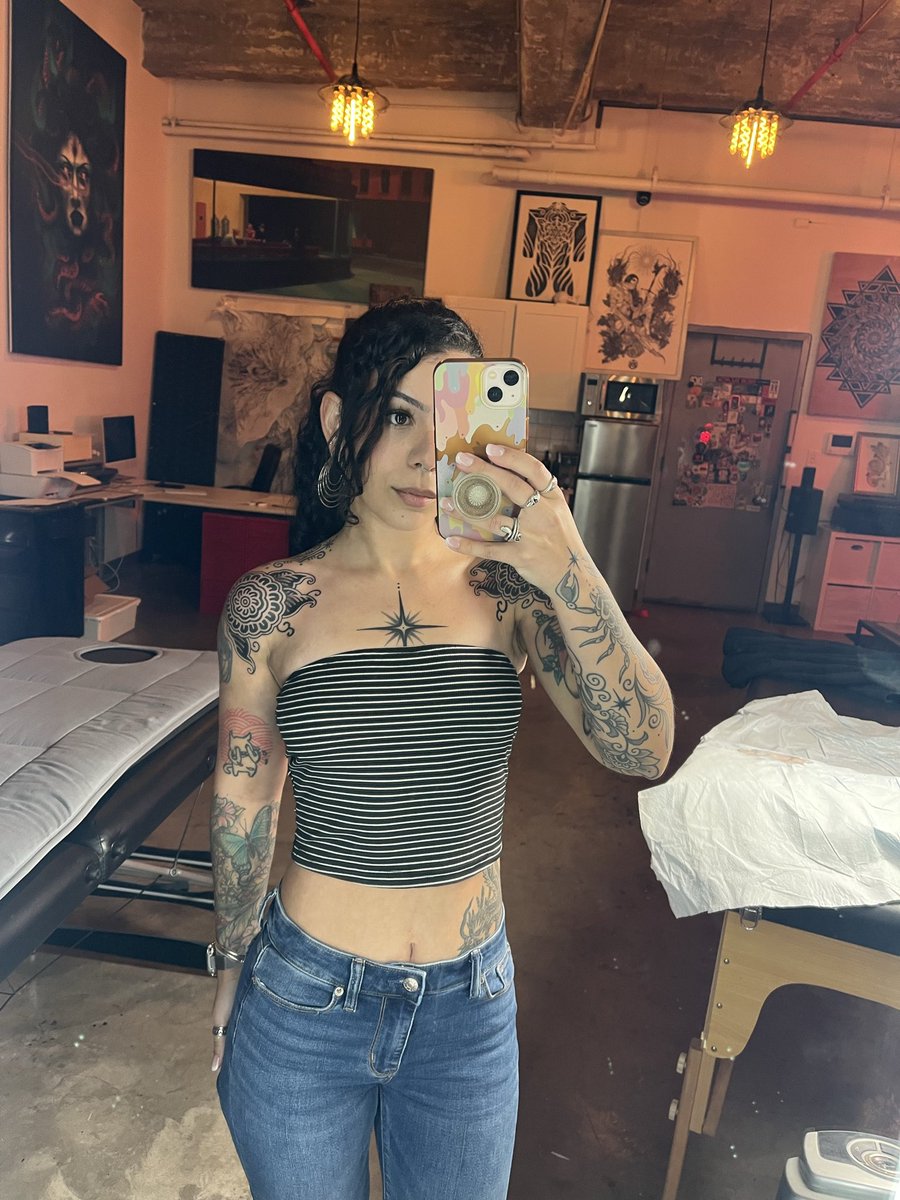 PizzaSparkles's tweet photo. finally did my shoulder(s) coverup/blastover, that shit #HURTED https://t.co/zmjlQ1wiL8