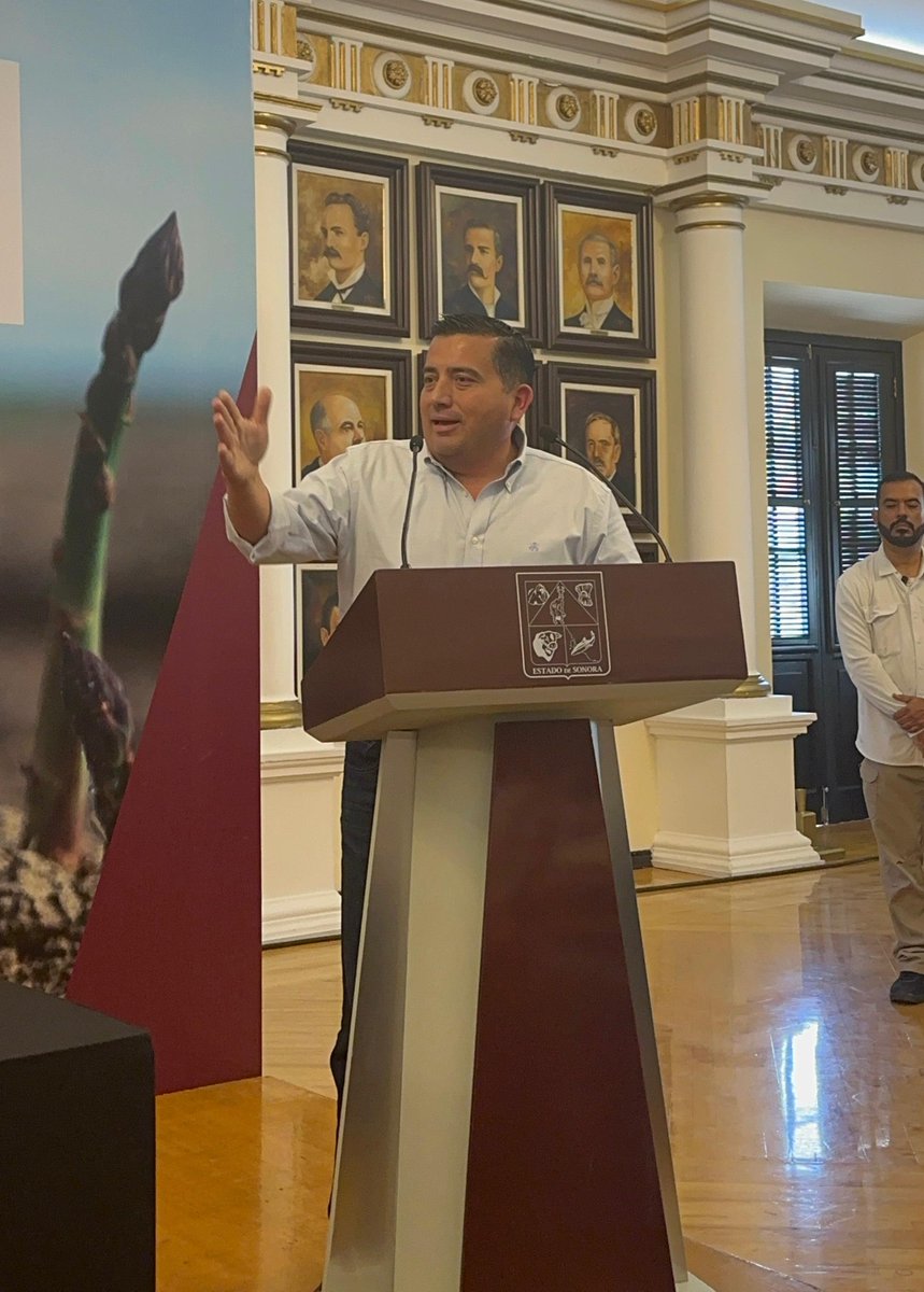 En la sesión del Consejo Estatal para el Desarrollo Rural Sustentable, el presidente de AOASS, Luis Cruz y representantes del sector, presentaron ante el gobernador <a href="/AlfonsoDurazo/">Alfonso Durazo</a> el Enfoque Estratégico para el Desarrollo Agrícola del Sur de Sonora. 

FB: goo.su/y5ckFE