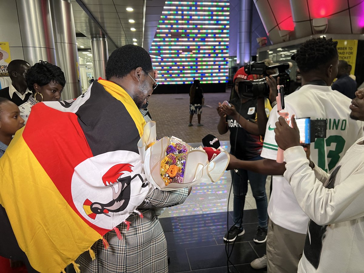 Godfreysalttv's tweet photo. Photos of South African Gospel singer Bhebhe Mkululi arriving at Entebbe international airport a head of Pastor Herbert Twina’sconcert https://t.co/ABRfpJbIrf