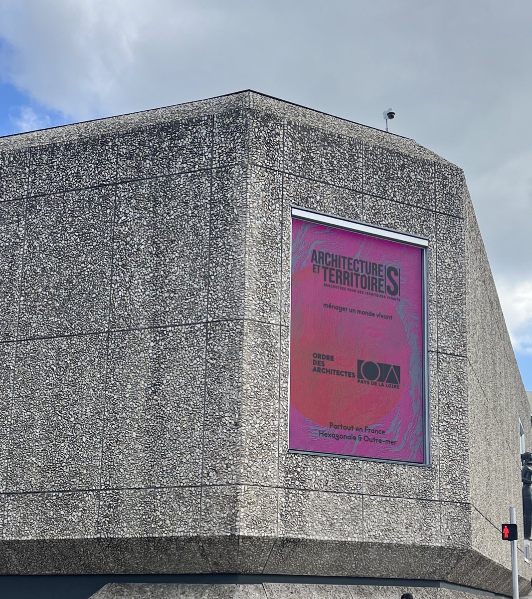 Excellent colloque du <a href="/croa_pl/">Ordre des architectes des Pays de Loire</a>  pour évoquer nos inquiétudes : quel #urbanisme pour nos territoires ? Comment l’adapter face aux enjeux climatiques ? Quel pédagogie observer pour souligner l’importance de l’eau et de sa #qualite…
<a href="/anel_asso/">Association Nationale des Elus des Littoraux</a> #architectes