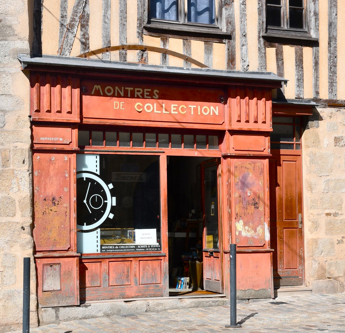 A #Limoges, l'heure, c'est l'heure, même quand elle est passée. L'image vintage du vendredi soir spéciale <a href="/GDeleur/">Guillaume D. ⏚</a>