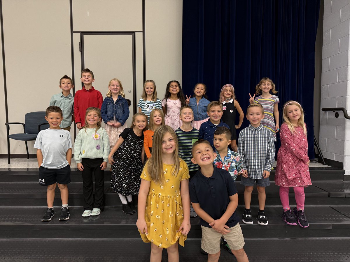 GeldermannSCE's tweet photo. Picture day!!! 📸 #scesoars https://t.co/2igEnKoGzY