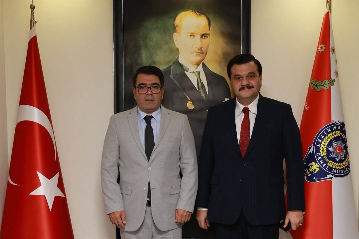 Erdemli Cumhuriyet Başsavcımız Sayın Hidayet ERASLAN, İl Emniyet Müdürümüz Sayın İdris YILMAZ'ı makamında ziyaret ederek hayırlı olsun dileklerinde bulundular.

Nazik ziyaretleri için teşekkür ederiz.
<a href="/idrisyilmazz/">İdris yılmaz</a>