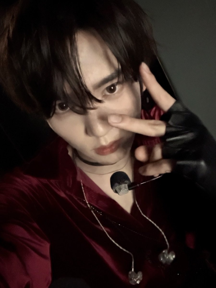 ZB1_official's tweet image. _𝗭𝗘𝗥𝗢𝗙𝗢𝗖𝗨𝗦

어두운 조명 아래 또 시작되는 MOVE🐰
경이로운 눈빛으로 한유진만을 감상해🍑

#ZEROBASEONE #ZB1 #제로베이스원
#HANYUJIN #한유진