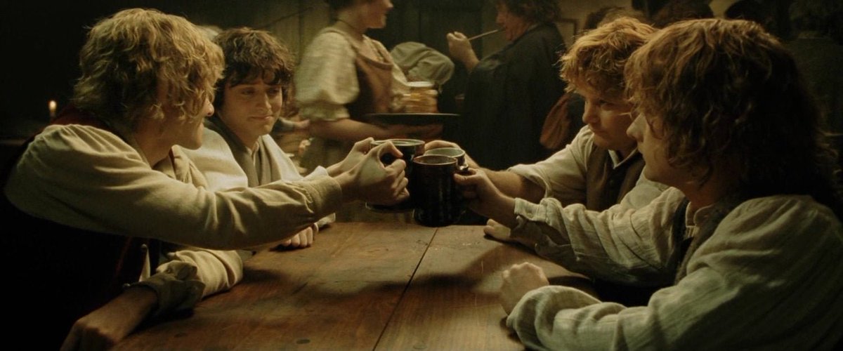 ANUNCIO OFICIAL
He formado mi grupo hobbit para el directo del Martes 14 de octubre a las 21:00h de España peninsular.
Hablaremos sobre la película de la comunidad del anillo, momentos icónicos, simbolismos, cosas interesantes y demás (podéis plantear más cosas). 
Me acompañan