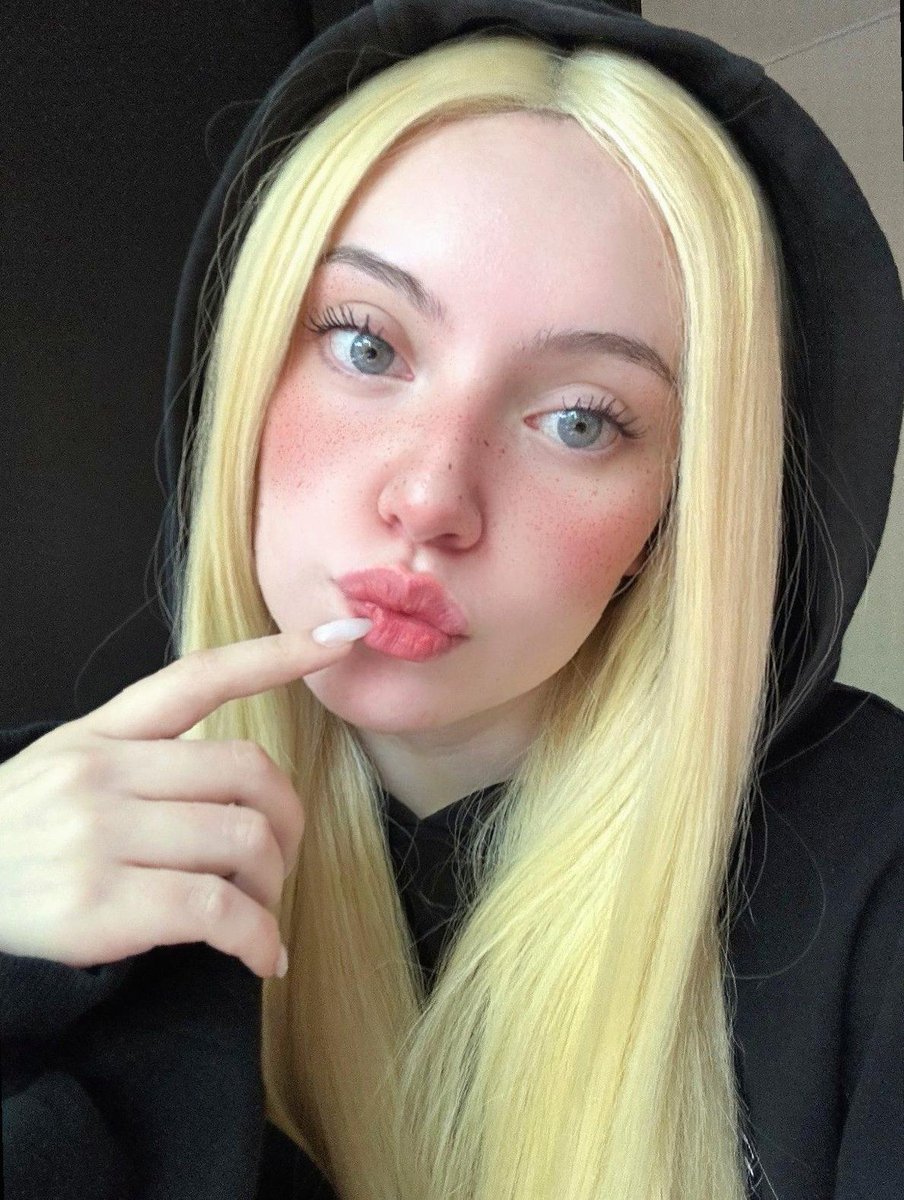 SpzToco's tweet image. i have 12 unread texts and the emotional energy of a potato