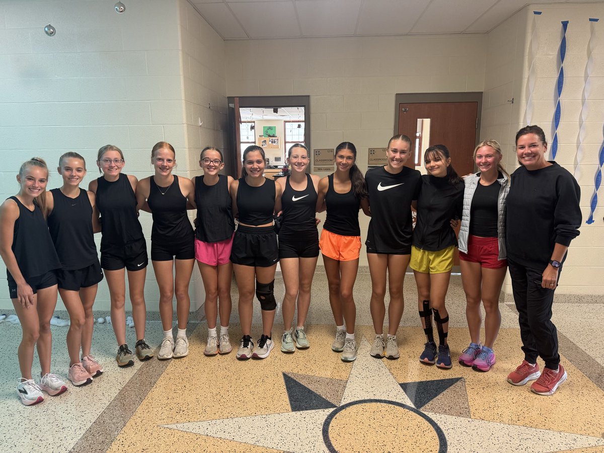 tallmadge_xc's tweet image. Suburban League Championship week! #Day5 #DressUpAsHuthOrLoveless #SpiritWeek #CoachTrivia