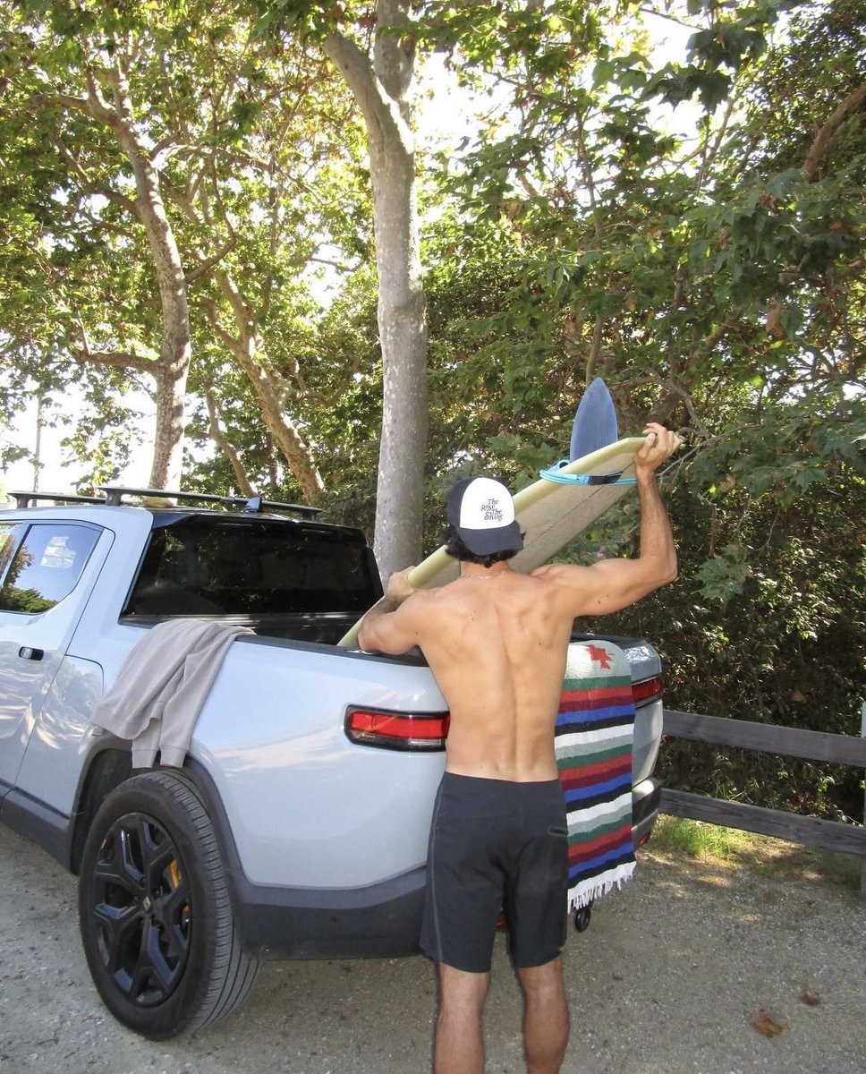 noxiouswretch's tweet photo. — gotta say goodbye to summer the right way. https://t.co/bBBFvJnH3E