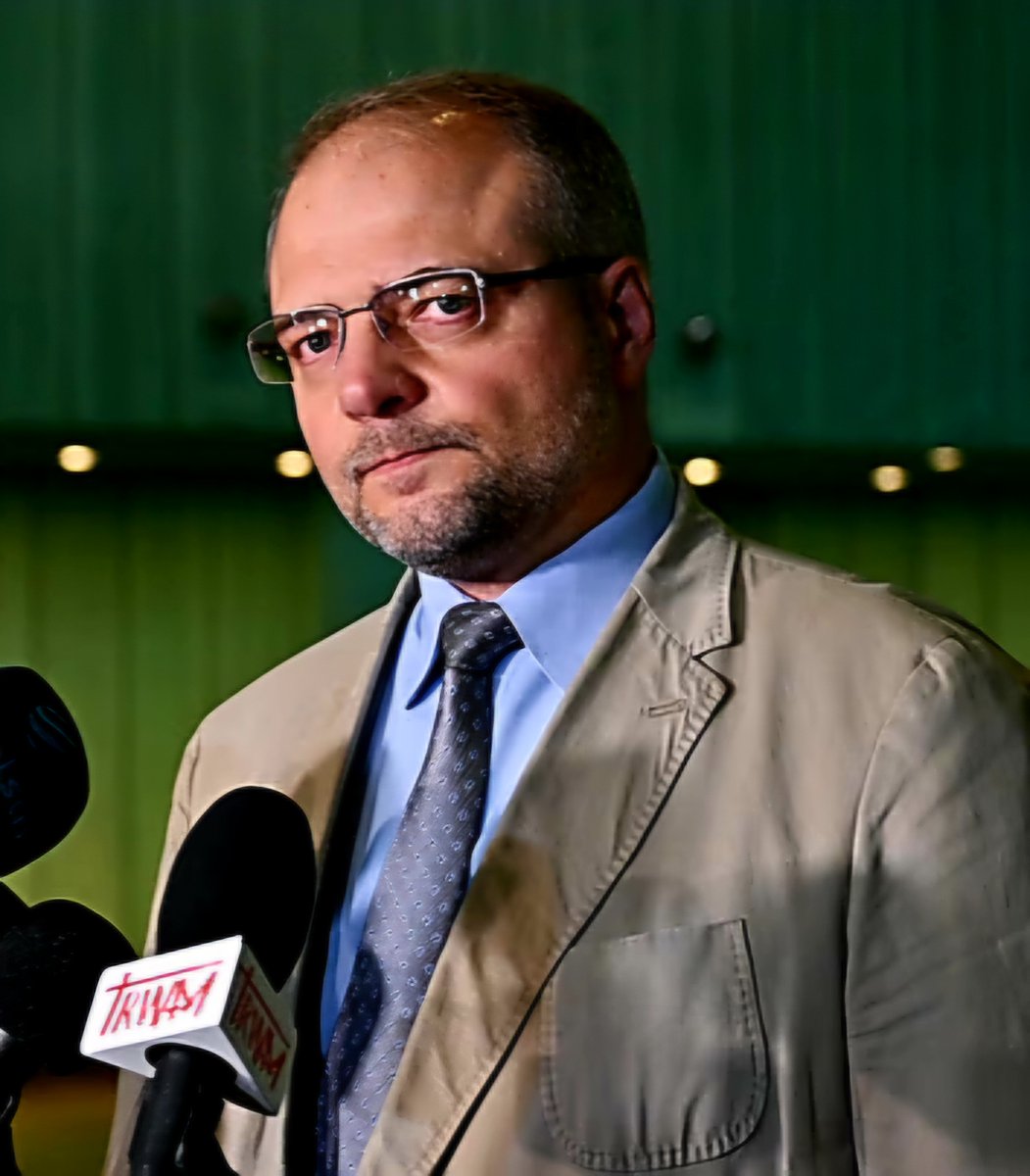 Murem za sędzią
Aleksandrem Stępkowskim!!! 🤝🇵🇱
Wyrazy Ogromnego Szacunku.