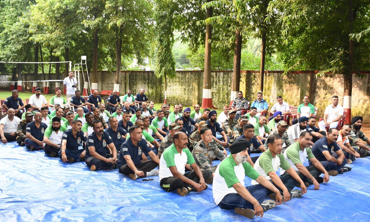 #WorldMentalHealthDay2025
A lecture cum interactive session on promoting mental wellbeing at workplace was organized for DSC Personnel of #INSEksila to raise awareness on mental health issues &amp; importance of early intervention &amp; support.
#EasternNavalCommand 
#IndianNavy