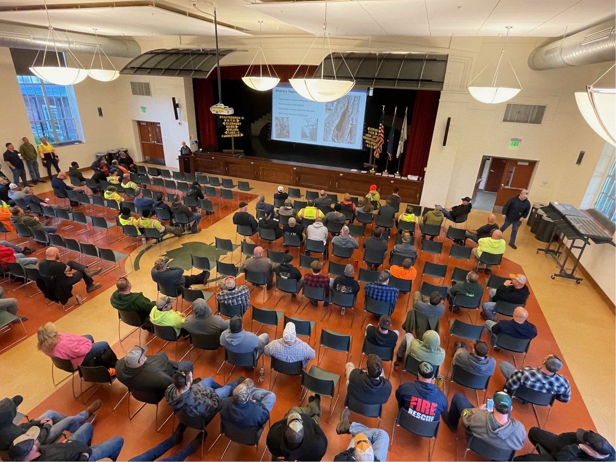 Safety is our top priority-ALWAYS!
Crews in Ulster, Columbus and northern Dutchess counties held their bi-annual safety meeting this morning to learn about the latest safety techniques and newest standard operating procedures.
Please slow down in work zones-our lives depend on it