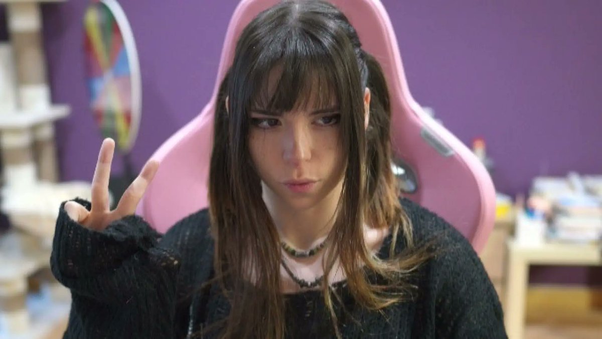 AssVTuberr's tweet image. Tan lindaaa Abby, ¿Sale Live por Twitch? 😙✌️🏿💖