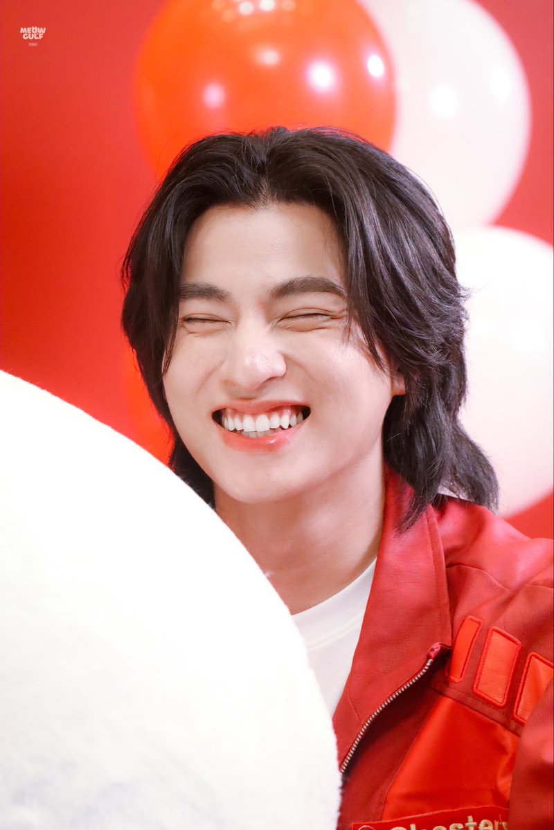 meowgulf97's tweet image. หวานเจี๊ยบเลยค้าบบบ~ ยิ้มปากเป็นรูปหัวใจ ตาหยี  น่ารักที่สุดในโลก!🍧🍭🍼🥟🍳

-
GULF X CHESTERS LINE MAN
#GulfxChesters_LINEMAN
#Gulfkanawut @gulfkanawut

-
— #Meowgulfpic * .♡