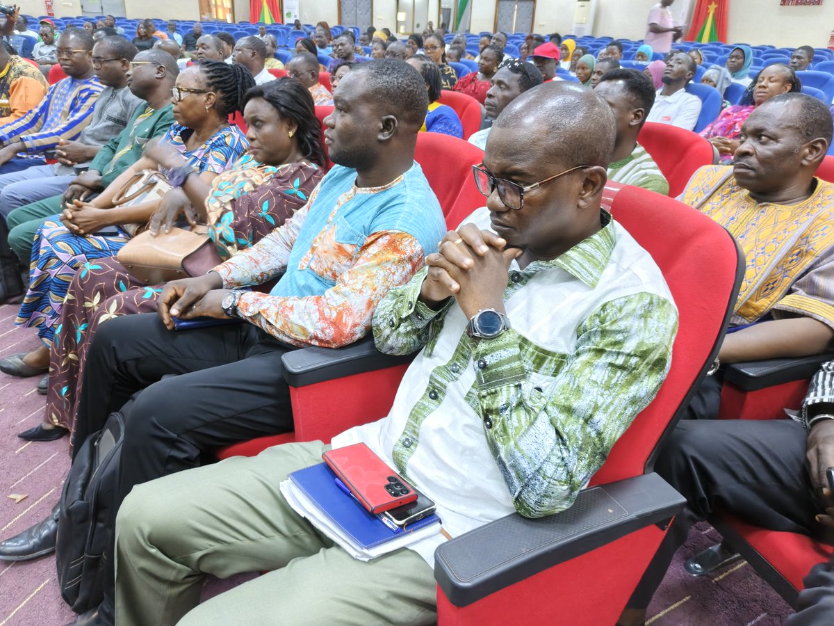 OMS_Burkina's tweet image. 👁️ Journée mondiale de la #vue 2025 🌍
Thème : « Aimons nos yeux : intégrons les soins oculaires complets dans l’assurance maladie universelle »
L’OMS aux côtés du @MinistereSante pour promouvoir la prévention de la cécité et l’accès équitable aux soins oculaires.