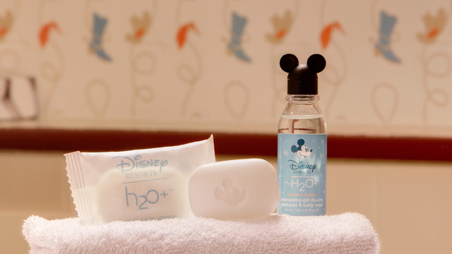 Zet je cowboy hoed op bij Disney's Hotel Cheyenne in Disneyland Paris en ontdek de 𝐓𝐨𝐲 𝐒𝐭𝐨𝐫𝐲 𝐤𝐚𝐦𝐞𝐫𝐬 tot 4 personen + aanbiedingen met GRATIS annuleren via 👉 discoverthemagic.nl/disneyland-par…