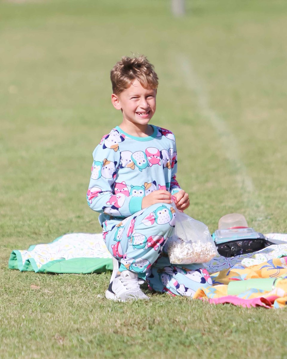 UnityDelray's tweet image. 📖🌳 3rd grade wrapped up Unit 1 in our new Amplify CKLA program with a Wind in the Willows-themed picnic — storytime meets sunshine! 🍃🧺 #UnitySchoolFL #MustangPride #JoyOfLearning