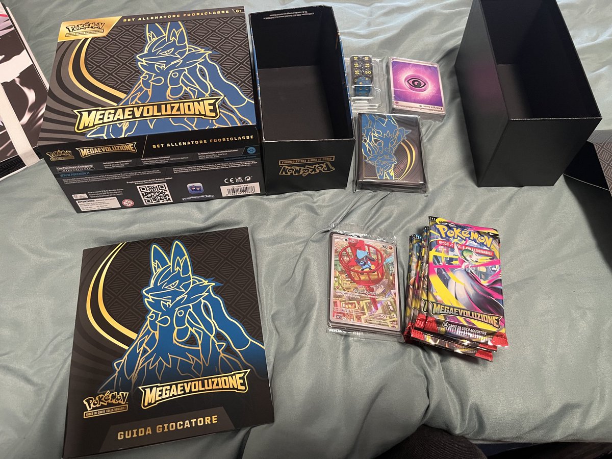 . <a href="/GameStopHelp/">GameStop Help</a> unica persona al mondo che non ha trovato la sua moneta di lucario dentro l’etb. Molto triste :( <a href="/PokemonIT/">Pokémon Italia</a>