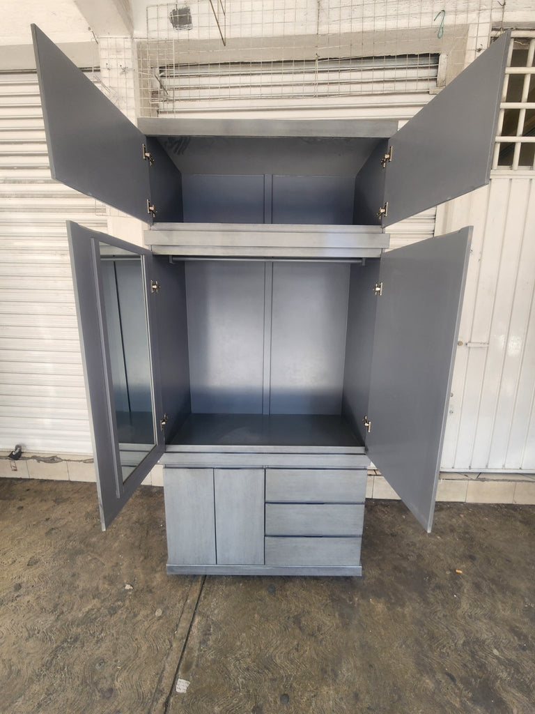 mueblespaty's tweet image. ¡Transforma tu espacio en un santuario de organización con el Armario Saúl! Desmontable, moderno y resistente gracias a su pintura de poliuretano. ¡Aprovecha el envío gratis en algunas zonas de CDMX y Edomex! Descubre más: shortlink.store/rqji0vkcw4r #MDF #espacioparacolgar
