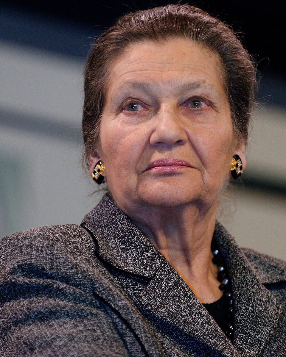 "La seule façon d'éviter le retour du passé est de ne pas l'oublier."
Simone Veil