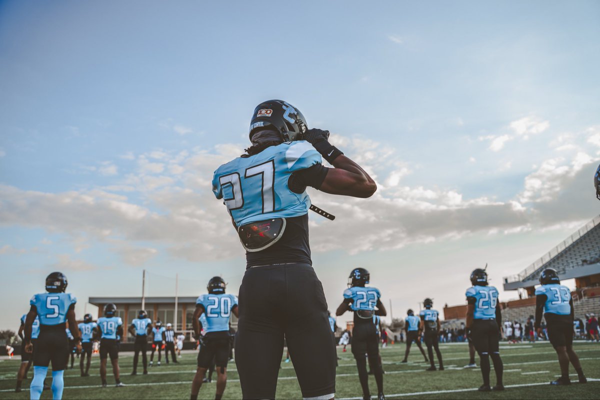 Homecoming Today 📍Freedom Field 7:00 PM ‼️ Be there‼️<a href="/SCSharkFootball/">ShadowCreekFootball</a> #Recruitthecreek