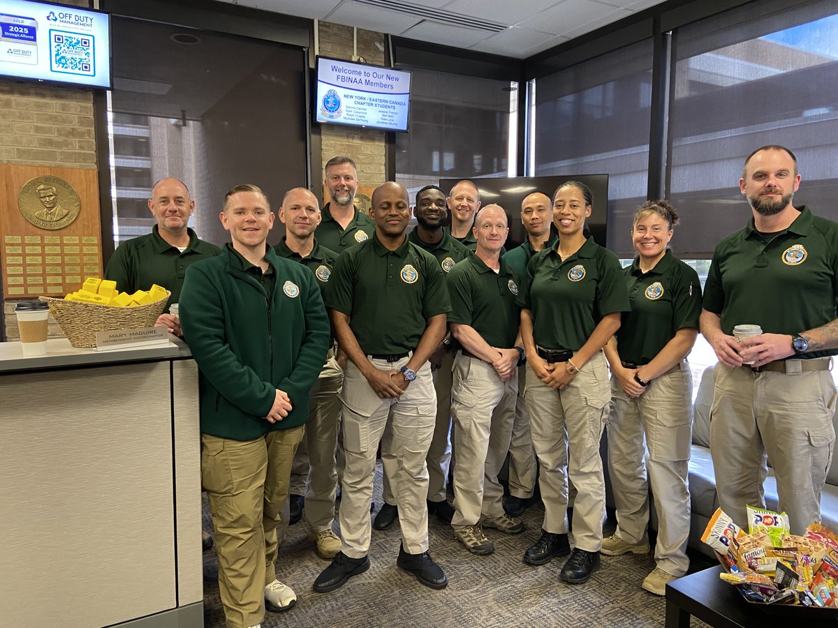 📸 The @fbinaacanam students stopped by the National Office for a photo after their chapter sponsored coffee &amp; snacks for Session 296 this week.
Thank you all again for your support! ☕🍪💙 #FBINAA #Session296 #ThankYou