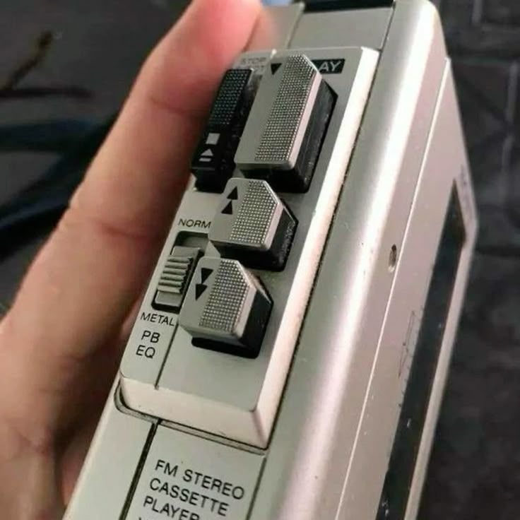 Does anyone know what this is?🧐