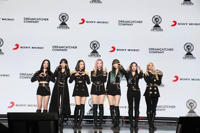 ISPFC_peru's tweet photo. Hace 3 años, Dreamcatcher lanzaba su 7mo mini álbum 'Apocalypse: Follow us' junto al videoclip de 'VISION'.
Coméntanos tu momento y canción favorita del álbum 🤘
#Apocalypse #Follow_us #VISION
#Dreamcatcher #드림캐쳐 @hf_dreamcatcher https://t.co/ALHB1Sduws