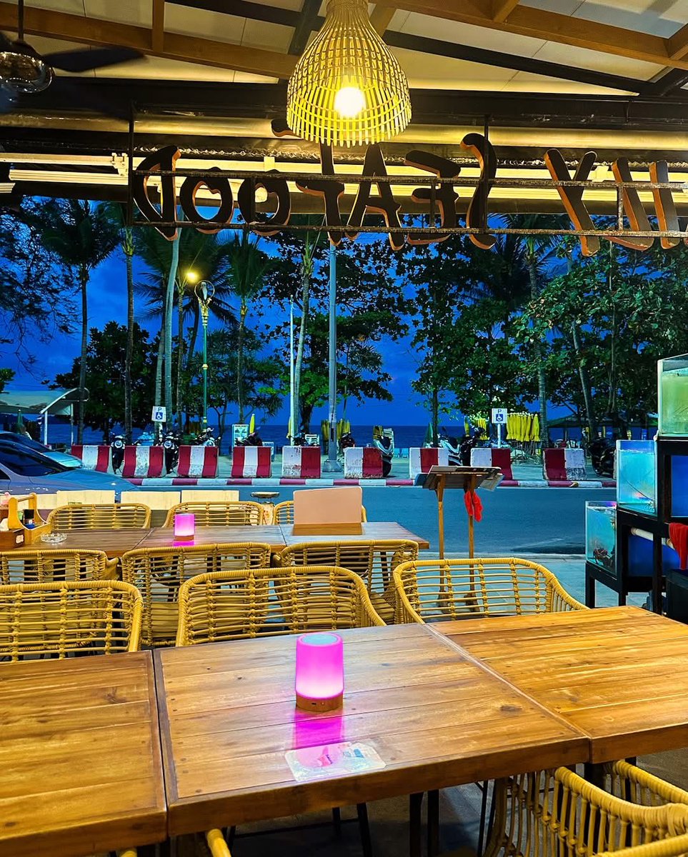 Long-term success belongs to those who master the art of quiet focus — tuning out distractions, doubters, and noise until only purpose remains.

📸📍: Surin Beach, Phuket, Thailand 🇹🇭 

✈️ 🔫 🏝️ 🛂 💼 🧤 👔 😎

#surinbeach #phuket #bangkok #thailand #edmproducer #edmdj