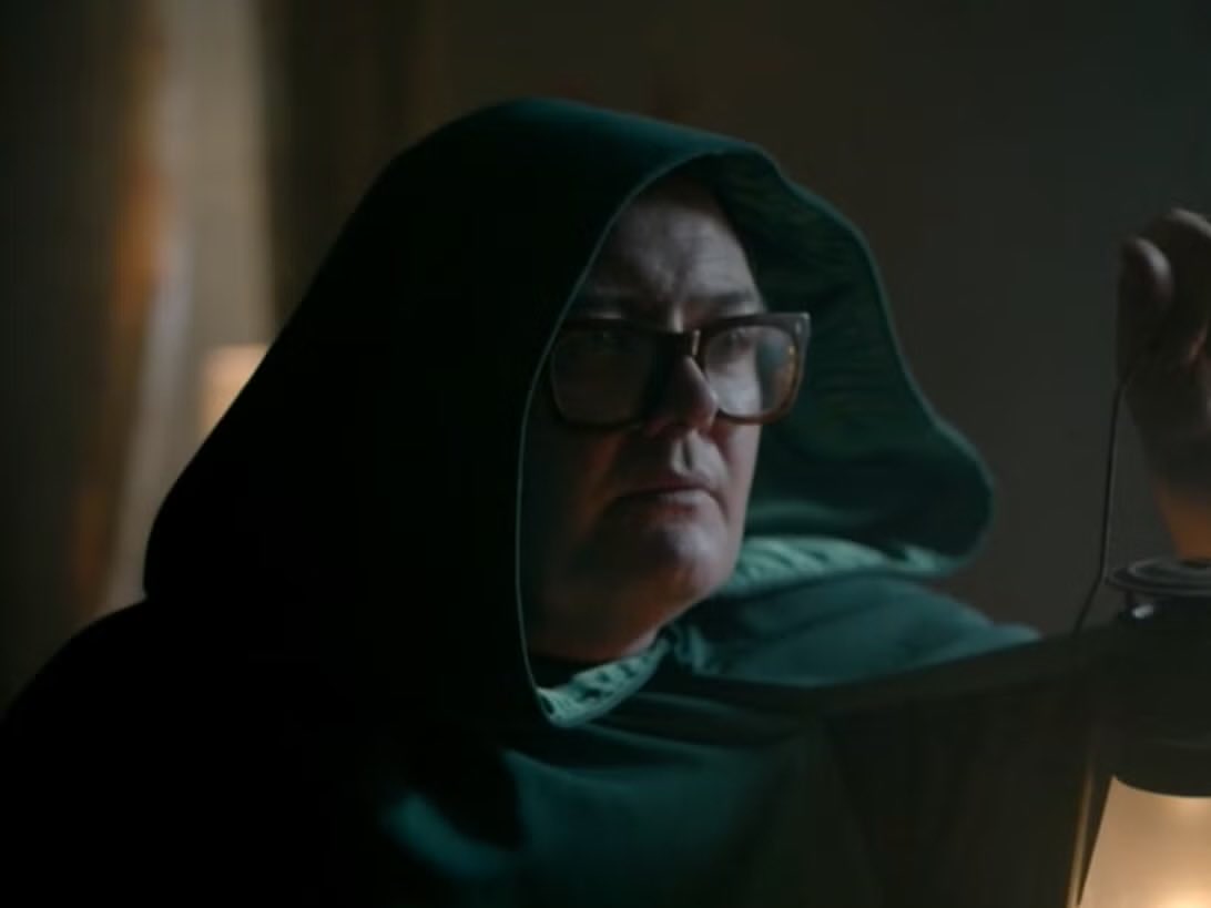 That fact this man didn’t lift his hood and say “it’s me ALAN” was a travesty 

#Traitors #AlanCarr #Traitor